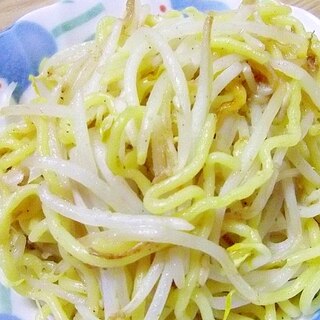 もやしとツナのごま塩焼きそば